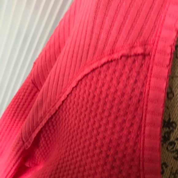 Free People long sleeve thermal top w/V neck. - Picture 4 of 9